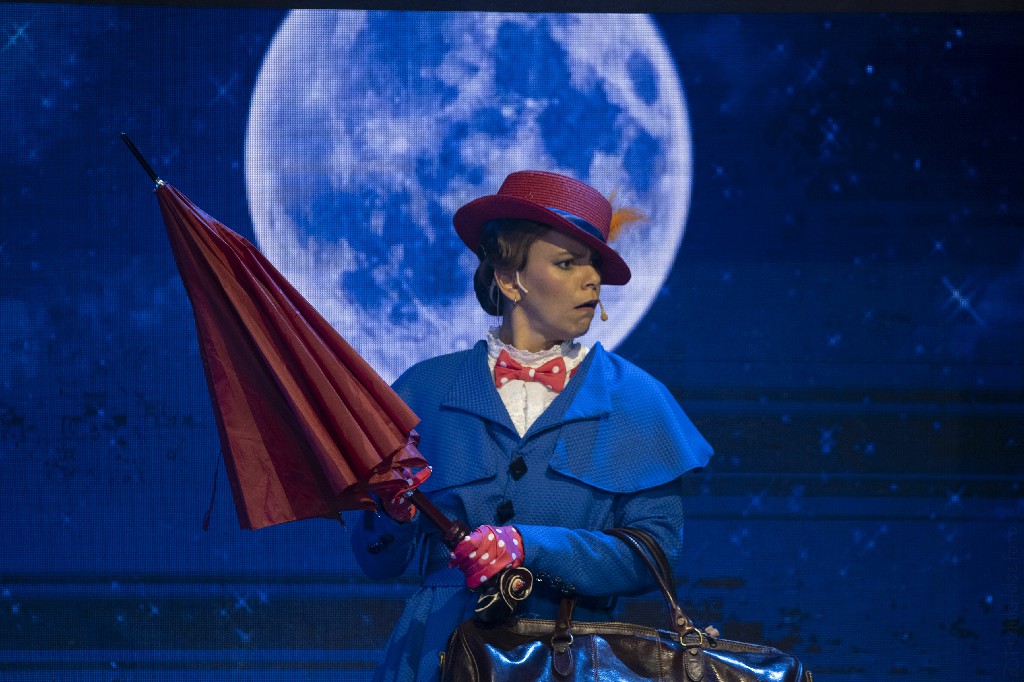 MARY POPPINS